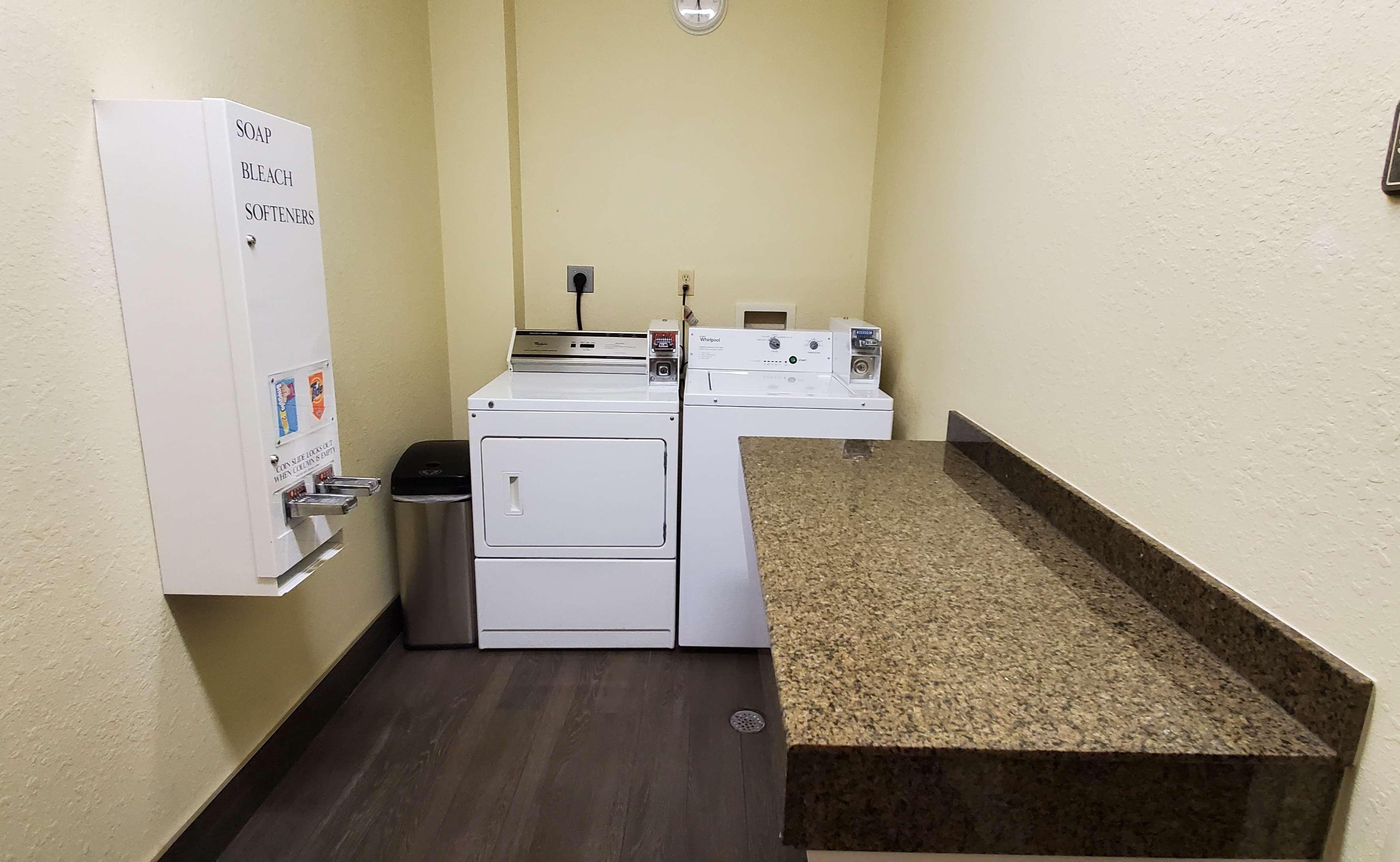 Best Western Executive Inn & Suites Madisonville Екстер'єр фото